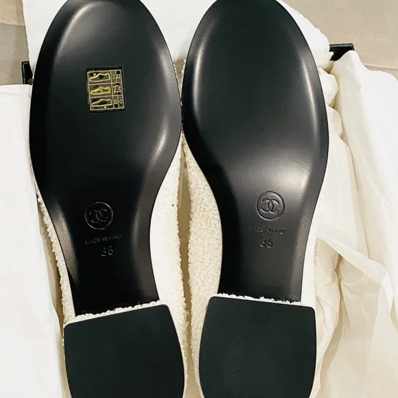 CHANEL Tweed and Patent Calfskin Mary Janes, White/Black - Retail $1350, NIB - Picture 8 of 10